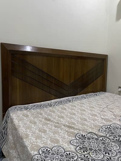 Its a whole set without mattresses