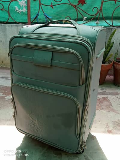 Spacious Travel Trolley Bag – Strong, Stylish & Reliable