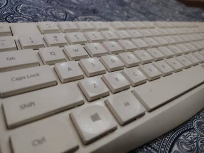 HP keyboard(no dongle )  for sale  ,  I lost mouse and dongle 