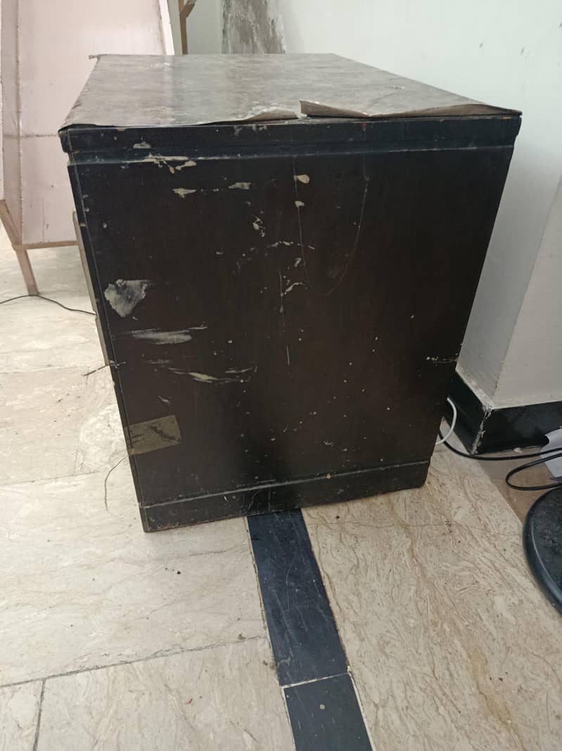 Bedside table used 1