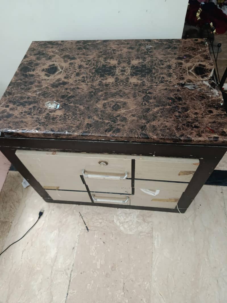 Bedside table used 3