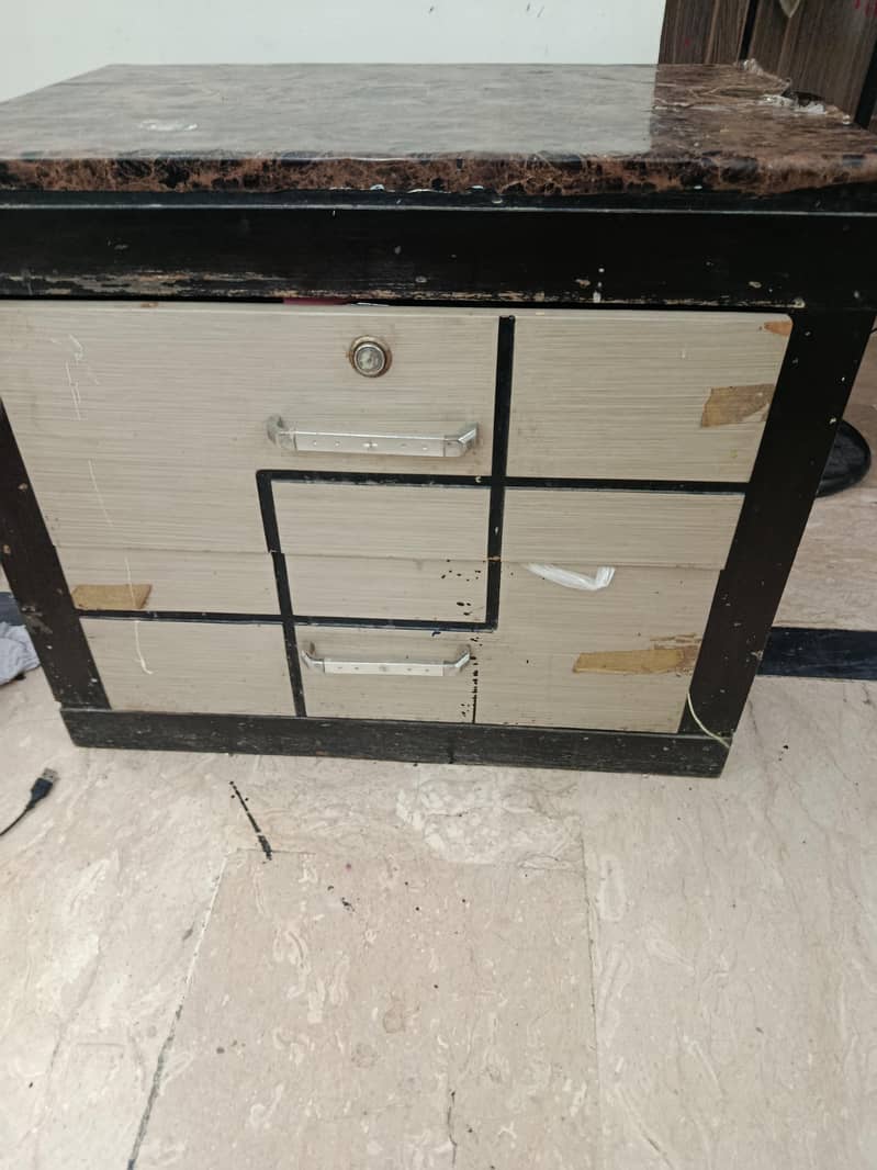 Bedside table used 4