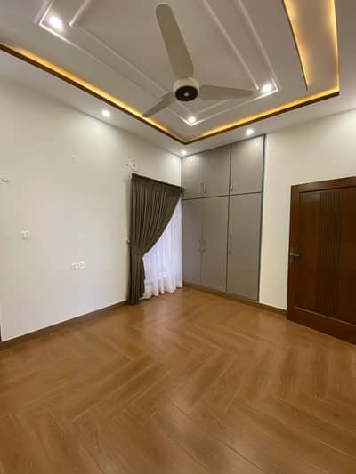 5 Marla Beautiful House For Sale Bahria Town Lahore
