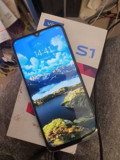 vivo s1 4gb 128gb  with box charger