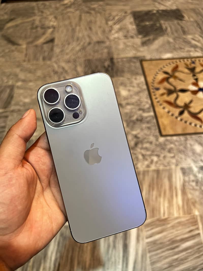 Iphone 15 PRO MAX 0