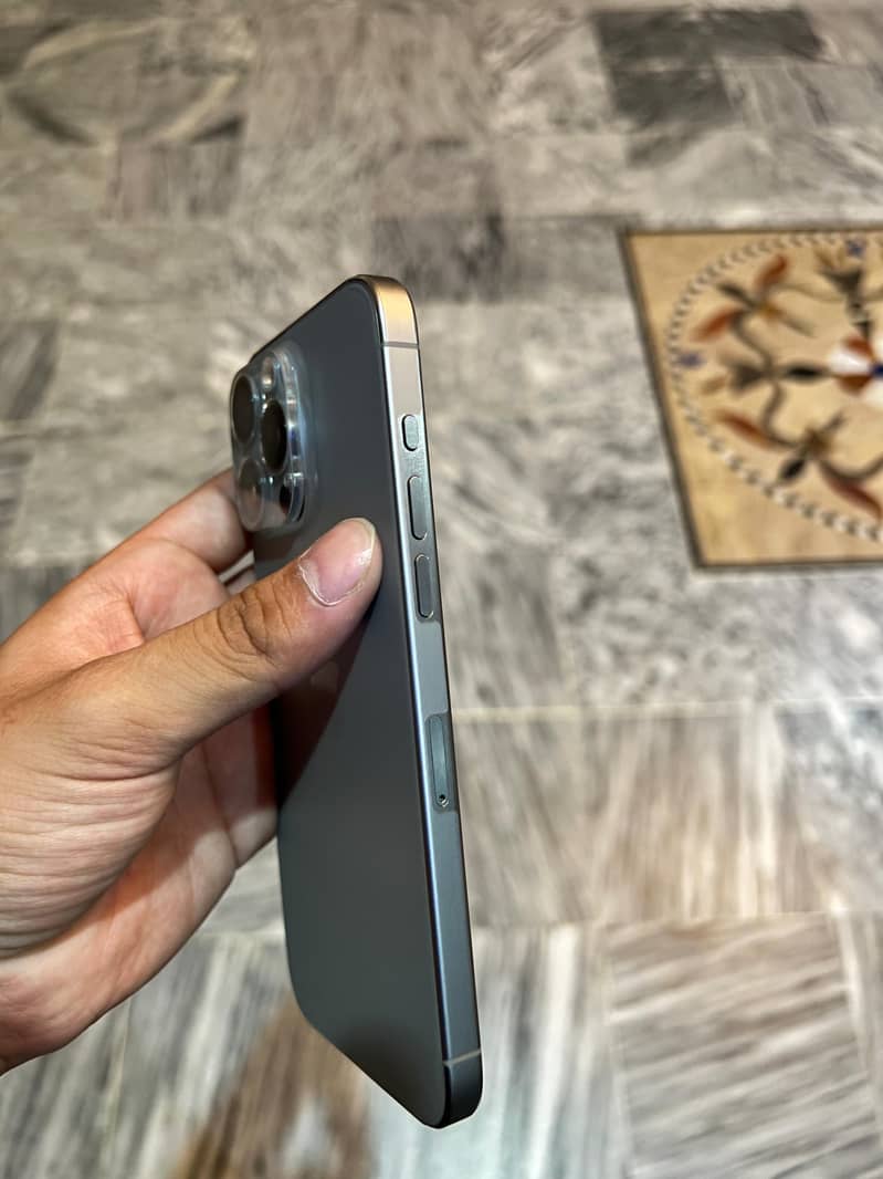 Iphone 15 PRO MAX 1
