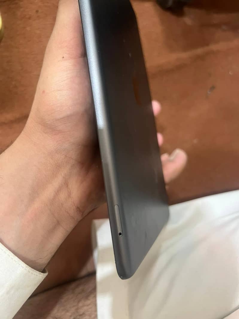 Ipad 7 generation sim time available 1