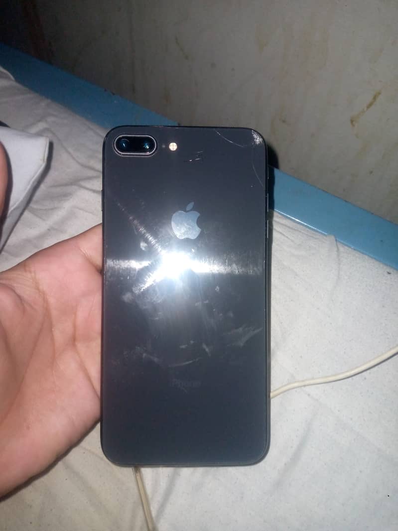 Apple iPhone 8 Plus 9