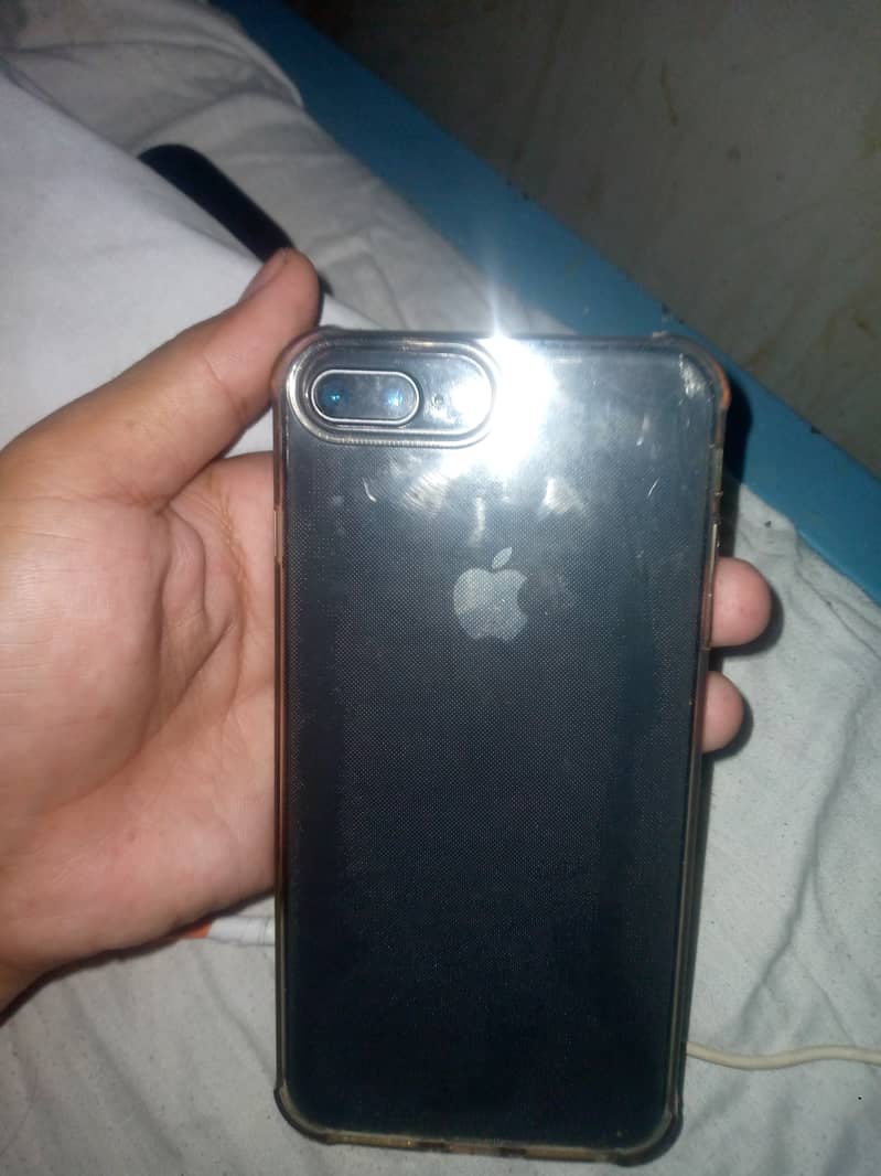Apple iPhone 8 Plus 11
