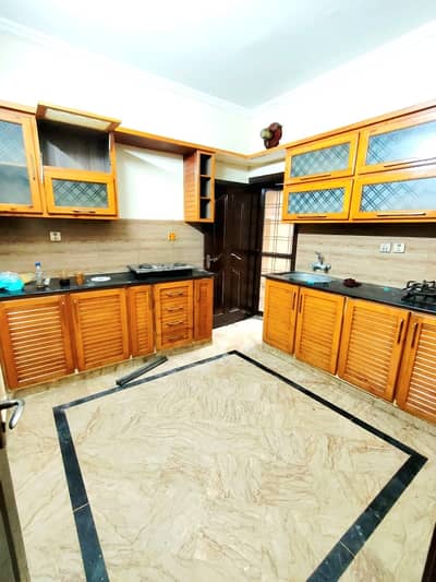 35x70 10 Marla Triple story Solid house for Sale G-13/2