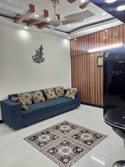 Flat for sale Gulshan block 10 A Billy's terrace 3 bed. D. D  1550 sqfeet Alladin park to Toyota eastern motors Rashid minhas road Boundary wall project Leased 2nd floor 24 hours light and water available Demand 2 carror 5 lac *Code(16463)*