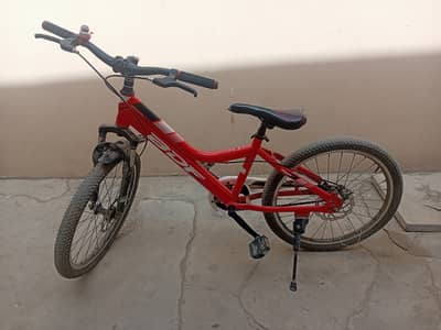 BDF (IMPORTED) 22" Bicycle in Excellent Condition, Smooth Lightweight