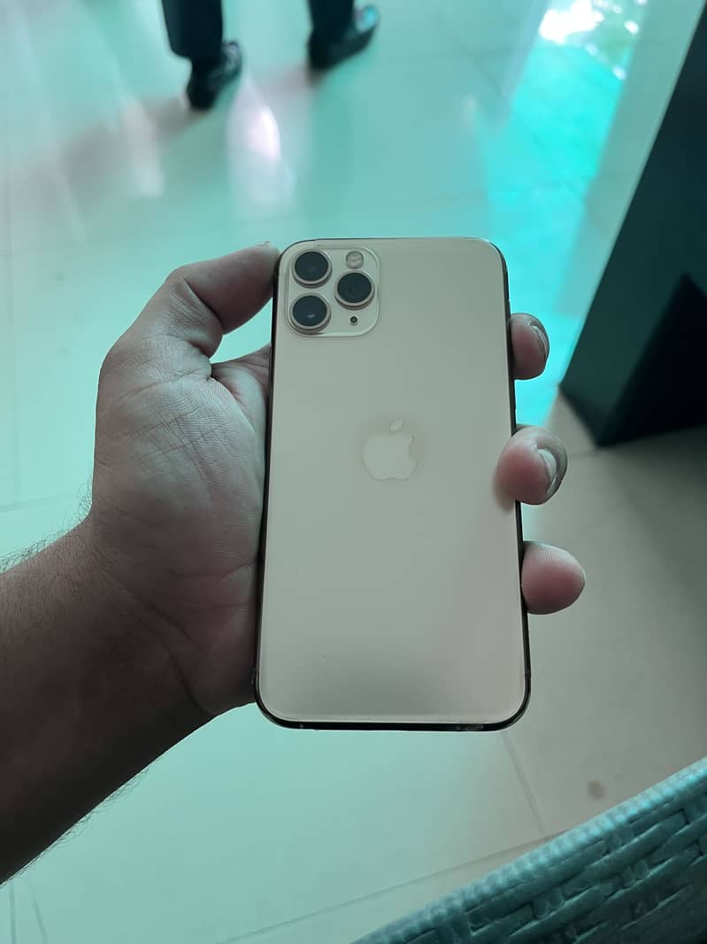 iPhone 11 pro 4