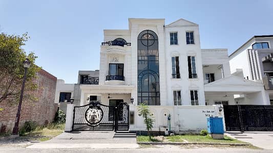10 Marla Brand New Elegant House With Double Heighted Lobby, Near To Main Boulevard, Near To Park. .