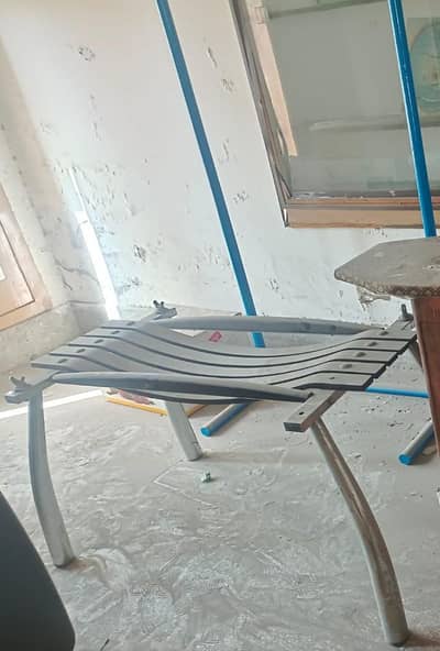 damaged glass corner