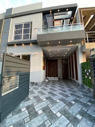 5 Marla Beautiful House For Sale Bahria Town Lahore