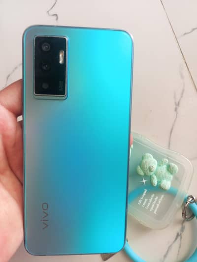 vivo v23e 8-256 gb with box exchange karna hai I phone se  03082244010