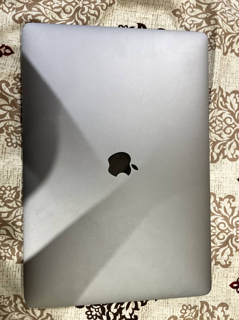 MAC BOOK PRO 0