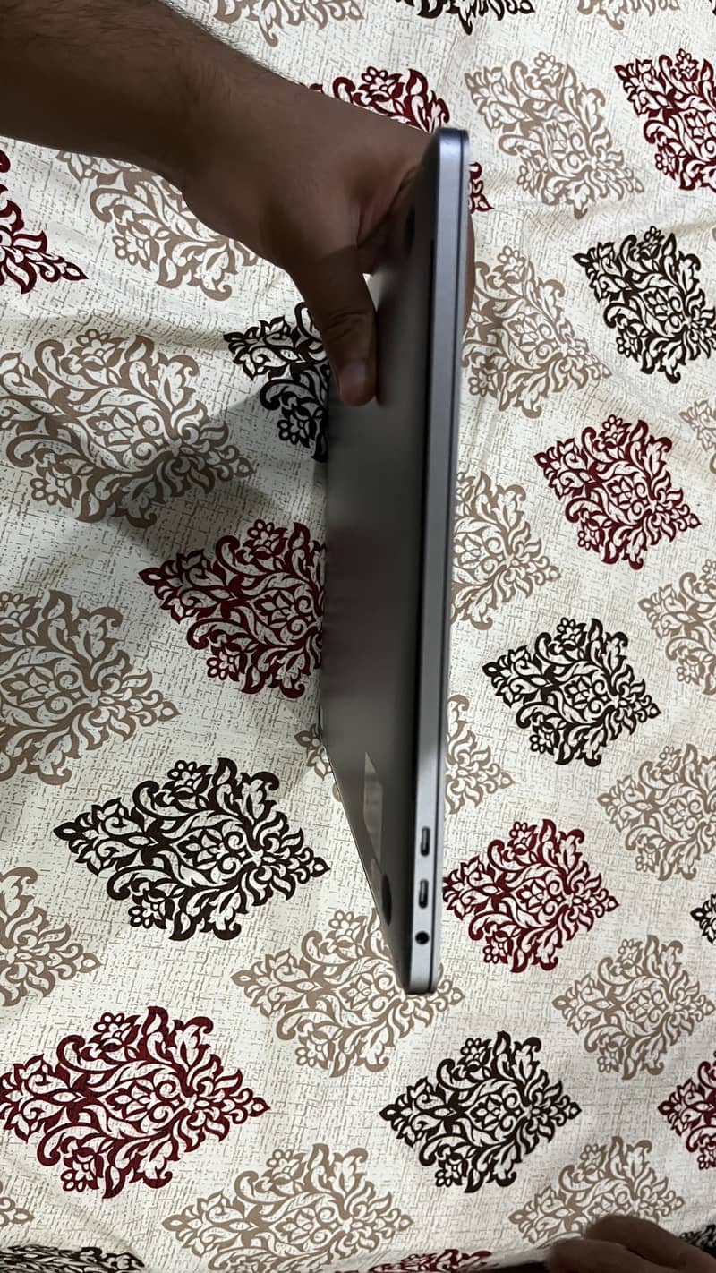 MAC BOOK PRO 2
