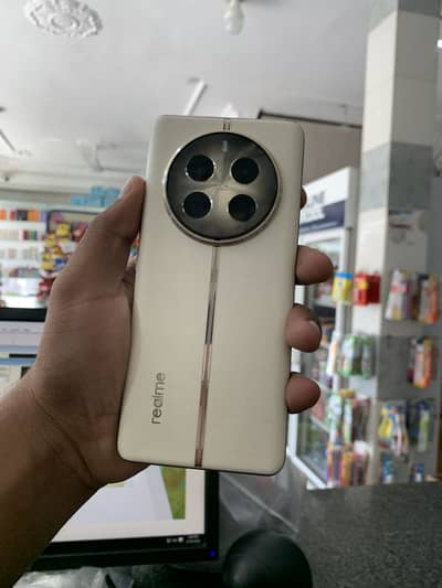 Realme 12 Pro Plus 12GB / 512GB – Gaming Beast