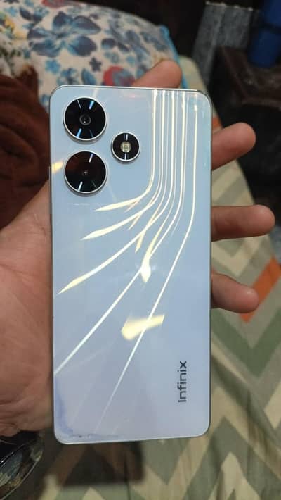 Infinix hot 30. (8+8/128)
