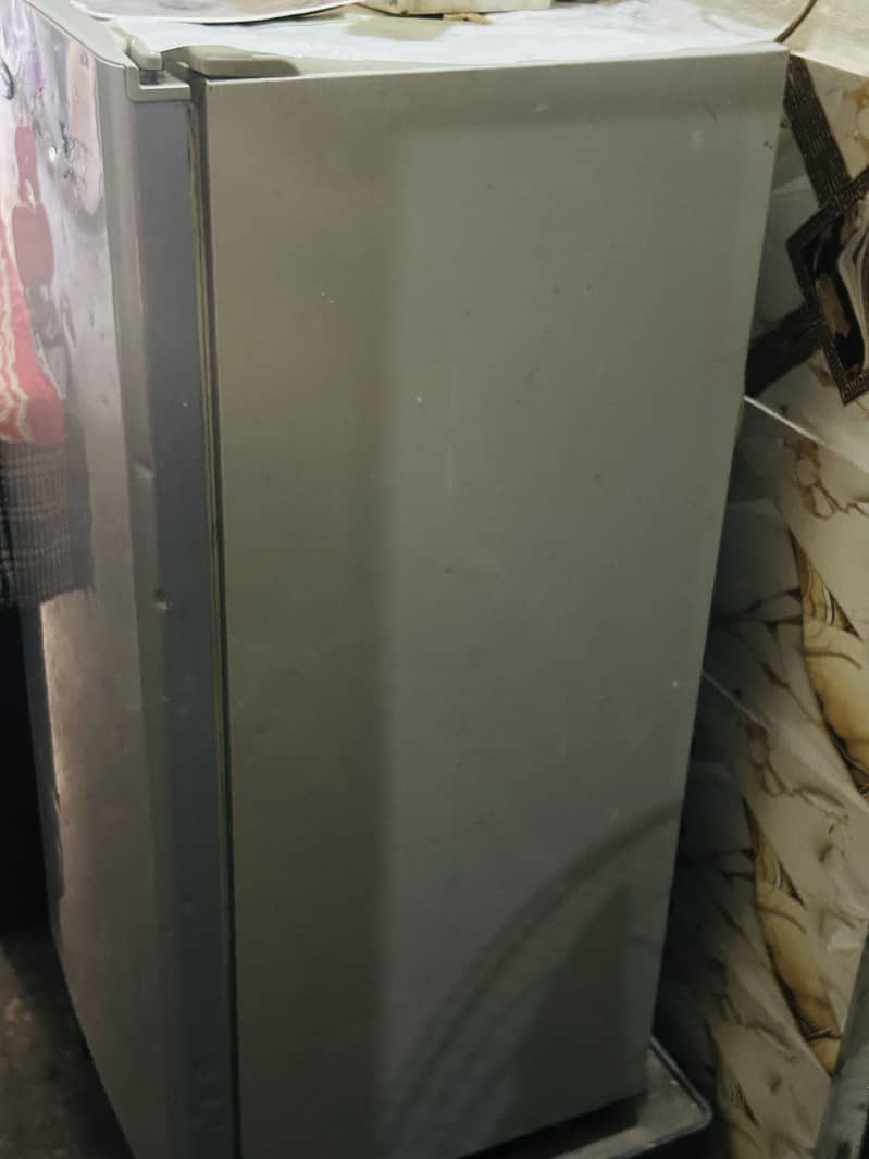 mini fridge 1