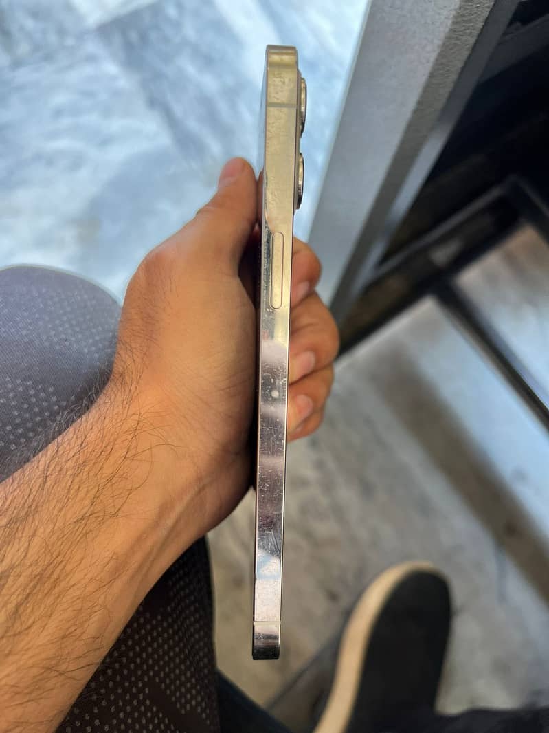 Iphone 12 pro max 2
