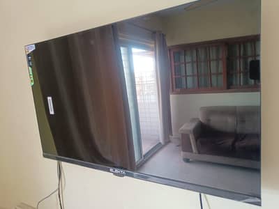 Brand New Elekta Smart LED 32"