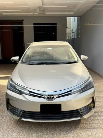 Toyota Corolla Altis Grande CVT-i 1.8 2018 Model