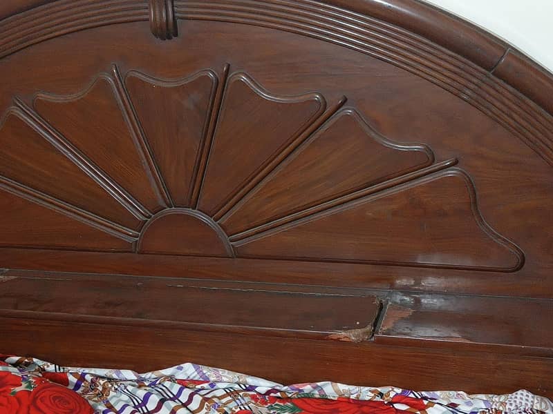 bed and dressing table 3