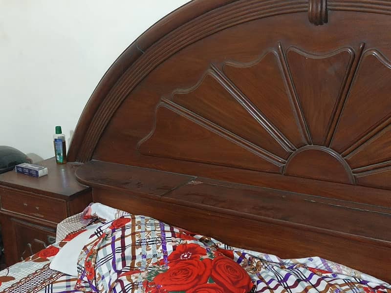 bed and dressing table 4