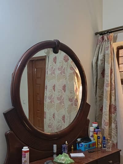 bed and dressing table