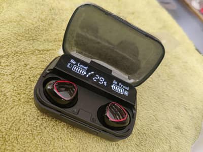 Wireless Earbuds with Charging Case - New