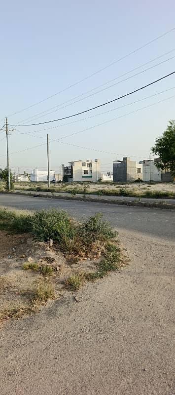 Saadi Garden 40 Fit Road 400 Facing Plot Available