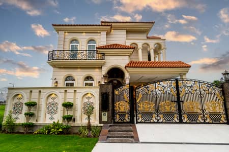 8 MARLA ELEGANT AND FULLY MAINTAINED SUPER HOT LOCATED BUNGALOW IS AVAILABLE IN THE BEST BLOCK OF DHA LAHORE.