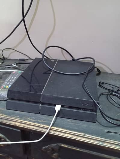 Playstation 4 + 6 months PS plus (Extra Subscription) + FC26