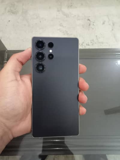 Samsung S25 Ultra in Lush Condition