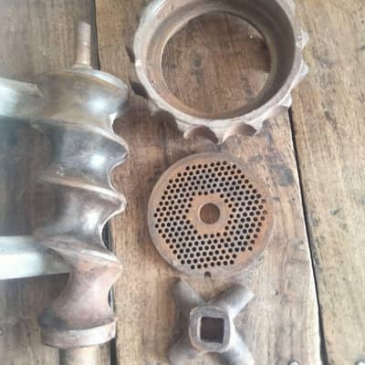 qeema machine 32 number urgent sale