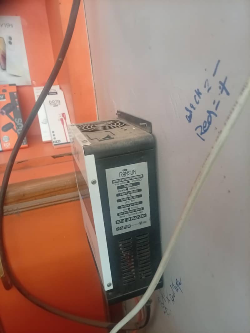 MPPT CHARGE CONTROLLER  RAMSAN 1