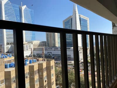 Prime Location 1550 Square Feet Flat Is Available In Clifton - Block 4