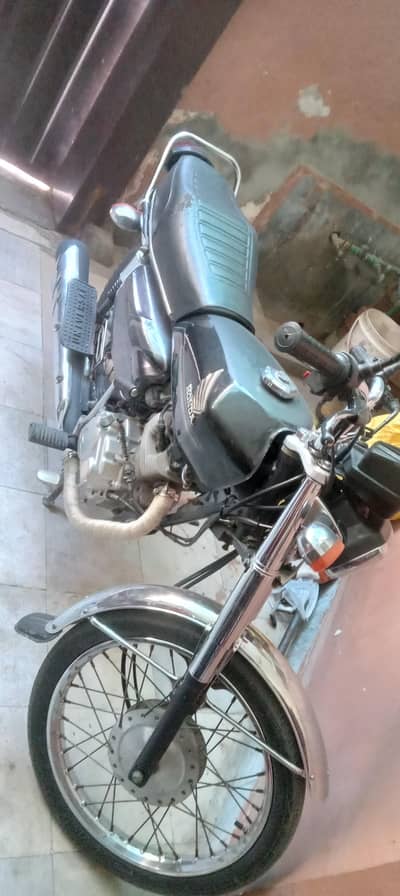 honda 125 urgent sale 03017114491