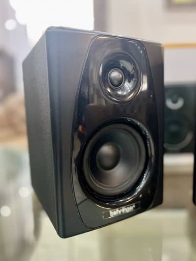 Behringer 50USB – 150W 5″ USB Studio Monitor Speakers