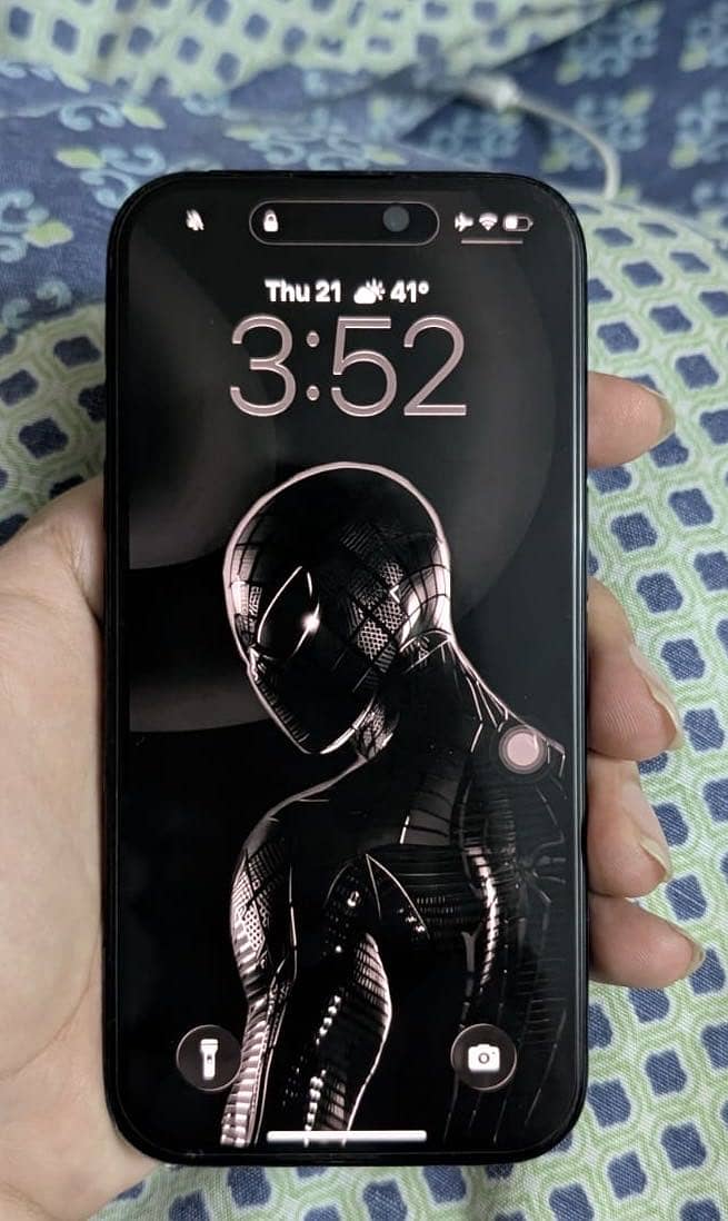 iPhone 16 3