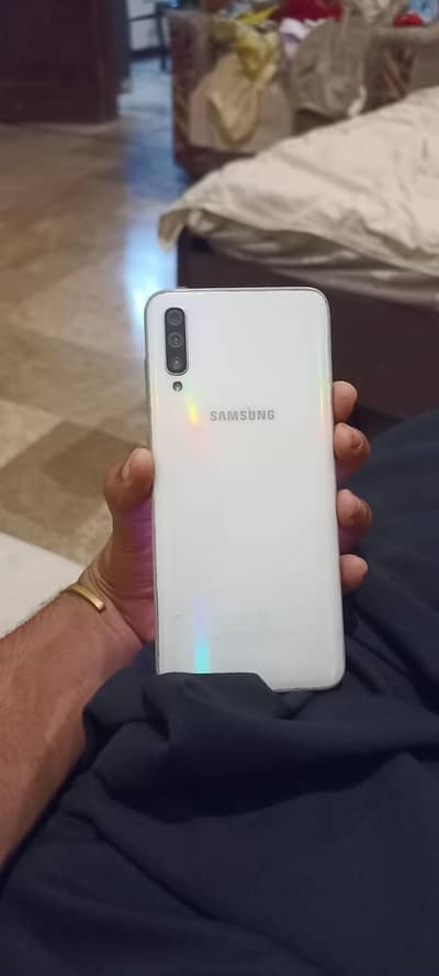 SAMSUNG GALAXY A70 10/9 CONDITION