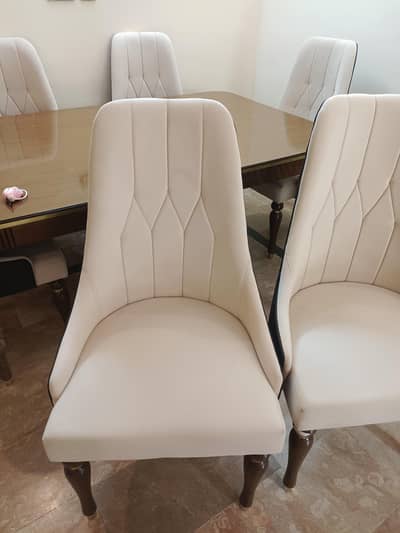brand new dinning table with 6 chairs
