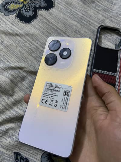 Tecno spark 20c 4-4/128gb with box all ok condition need and clean