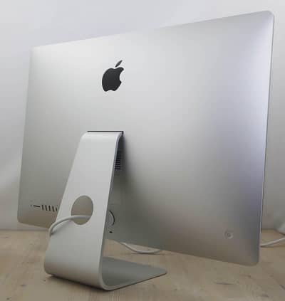 Apple iMac Retina 4K 21.5” | Core i5 Processor | 16 GB 1TB SSD