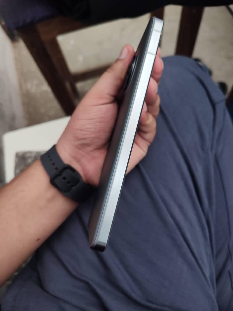 Sharp Aquos R7 4