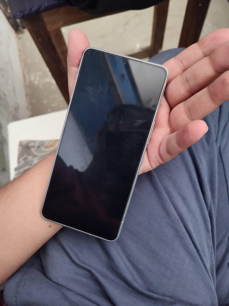 Sharp Aquos R7 5