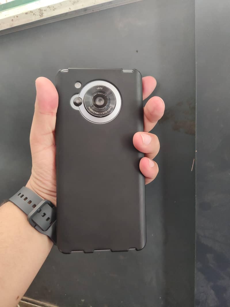 Sharp Aquos R7 7